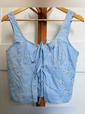 Sim & Sam Light Blue Floral Eyelet Tie Front Camisole Tank Top — Size Medium